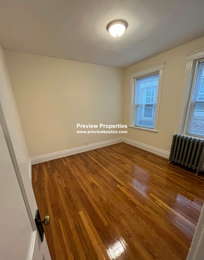 1 bed, 1 bath apartment for rent at 27 Park Dr Unit 21P, Fenway — photo 2 of 11