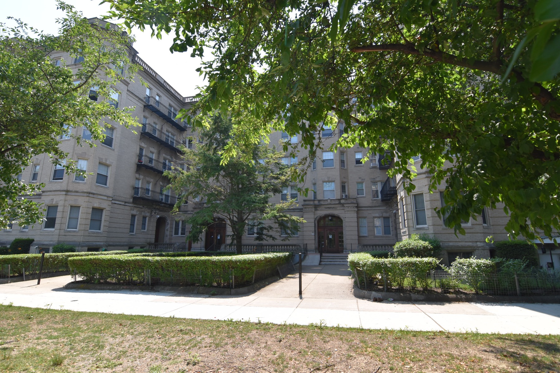 Studio bed, 1 bath apartment for rent at 27 Park Dr Unit 24, Fenway