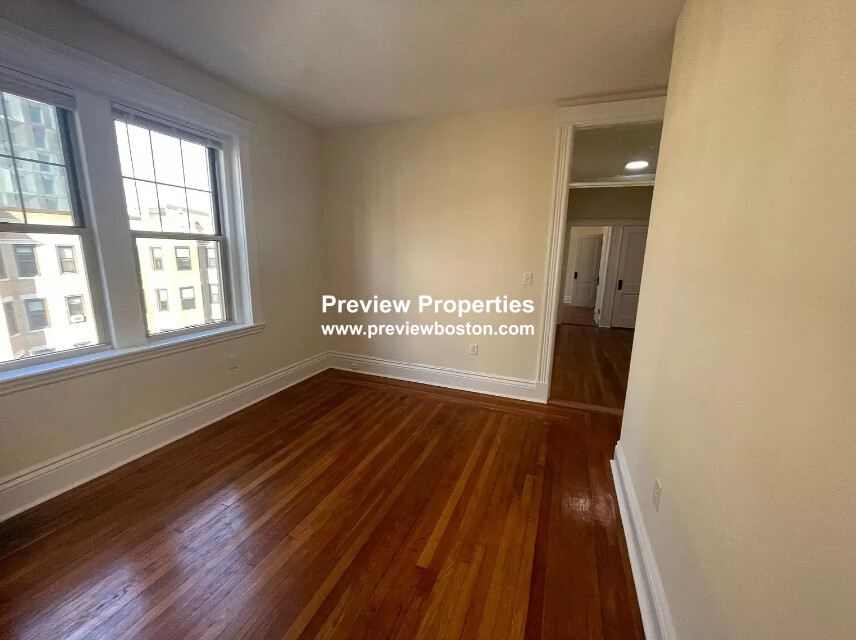 1 bed, 1 bath apartment for rent at 27 Park Dr Unit 2P, Fenway — photo 1 of 10