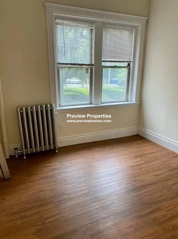 1 bed, 1 bath apartment for rent at 27 Park Dr Unit 2P, Fenway — photo 3 of 10