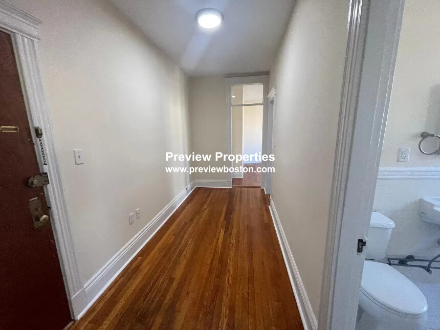 1 bed, 1 bath apartment for rent at 27 Park Dr Unit 2P, Fenway — photo 2 of 10