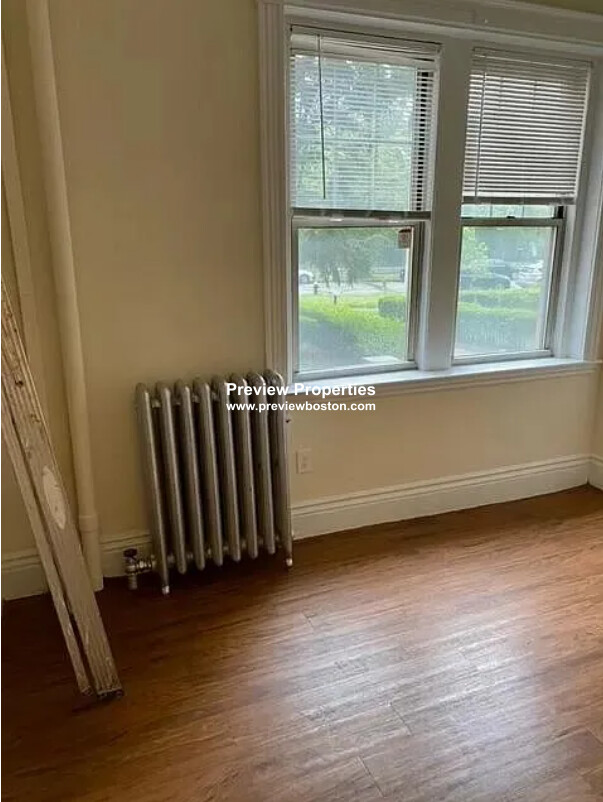 1 bed, 1 bath apartment for rent at 27 Park Dr Unit 2P, Fenway — photo 5 of 10