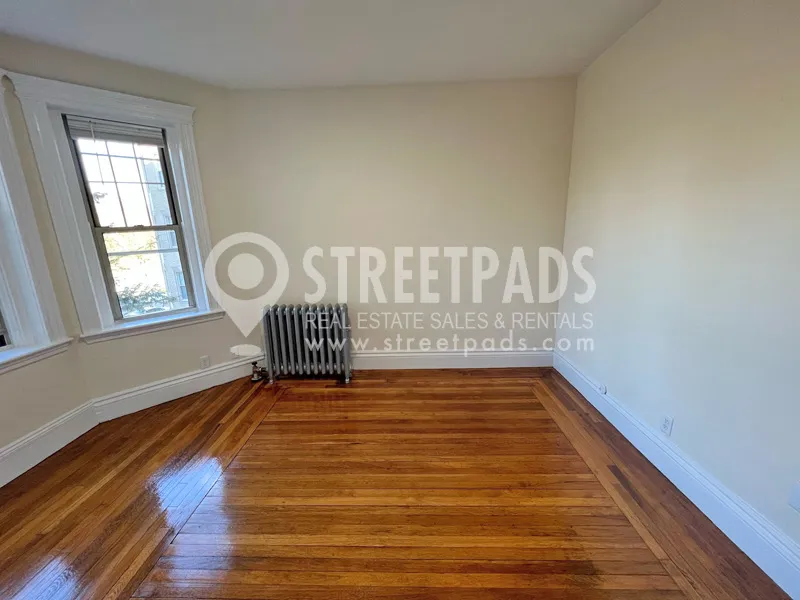Studio bed, 1 bath apartment for rent at 27 Park Dr Unit 5, Fenway — photo 9 of 18