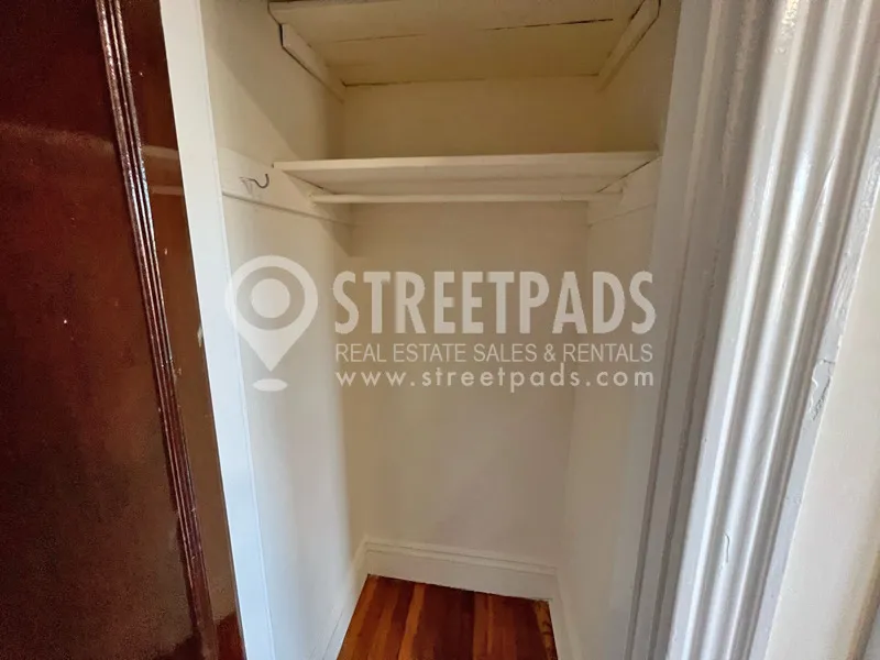 Studio bed, 1 bath apartment for rent at 27 Park Dr Unit 5, Fenway — photo 7 of 18