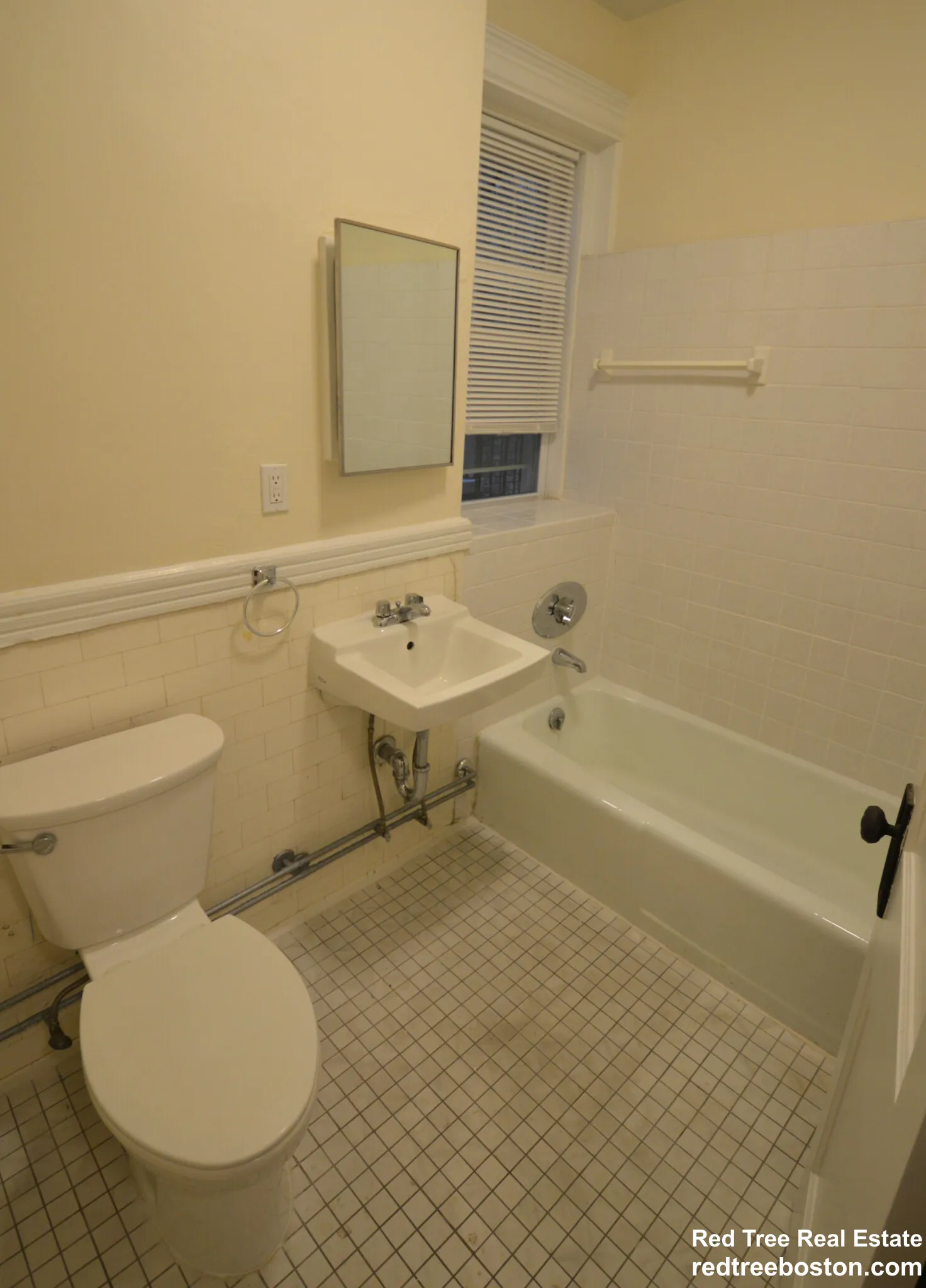 1 bed, 1 bath apartment for rent at 27 Park Dr Unit 7, Fenway — photo 4 of 12