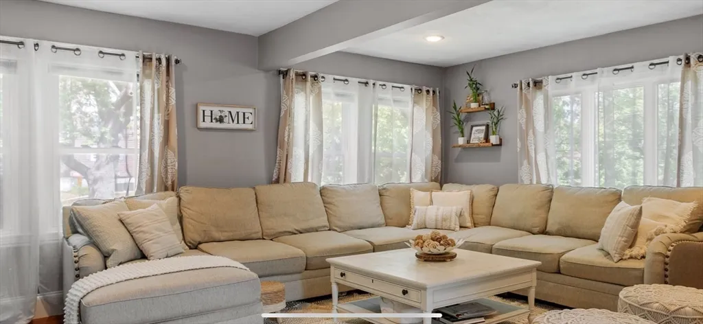 3 bed, 1 bath apartment for rent at 27 Park, East Saugus — photo 4 of 32
