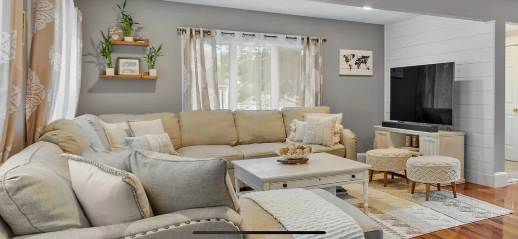 3 bed, 1 bath apartment for rent at 27 Park, East Saugus — photo 5 of 32