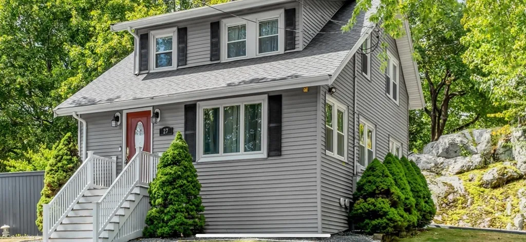 3 bed, 1 bath apartment for rent at 27 Park, East Saugus — photo 1 of 32