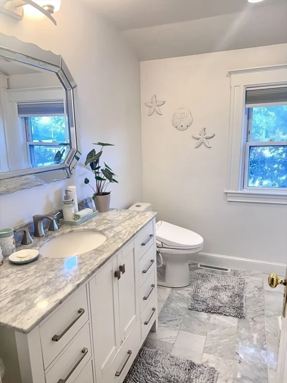 3 bed, 1 bath apartment for rent at 27 Park, East Saugus — photo 25 of 32