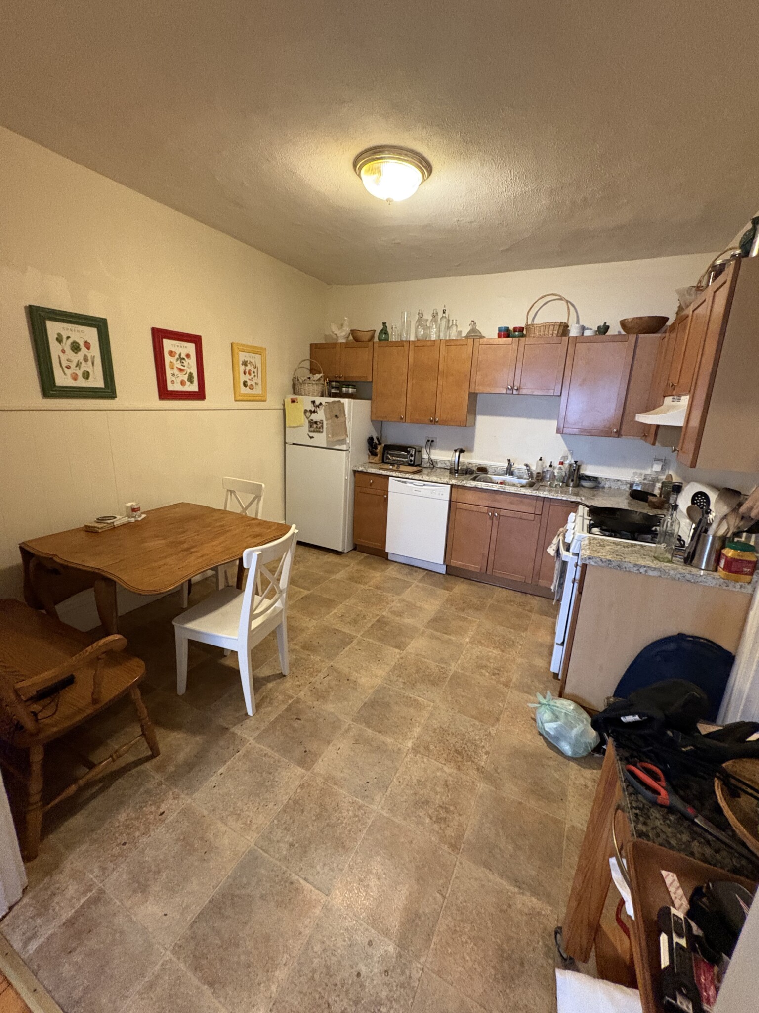 3 bed, 1 bath apartment for rent at 27 Park St Unit 5a, Ward Two — photo 12 of 18