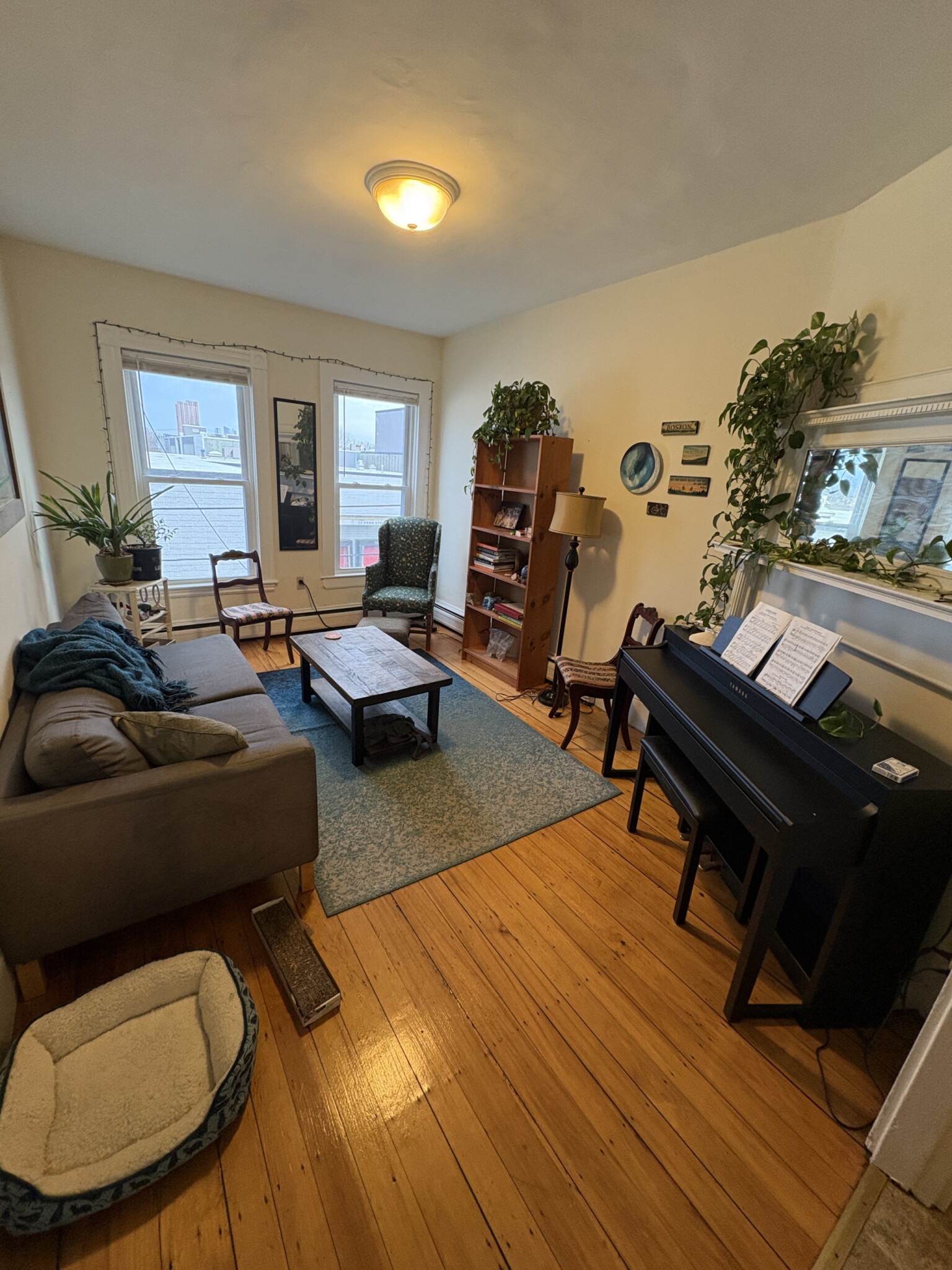 3 bed, 1 bath apartment for rent at 27 Park St Unit 5a, Ward Two — photo 2 of 18