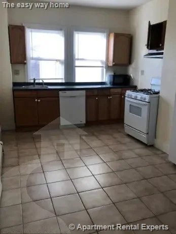 3 bed, 1 bath apartment for rent at 27 Park St Unit 6, Spring Hill — photo 8 of 8