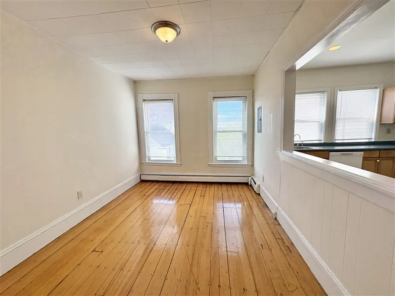 2 bed, 1 bath apartment for rent at 27 Park St Unit 6, Ward Two — photo 2 of 30