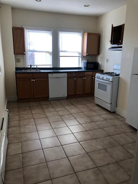3 bed, 1 bath apartment for rent at 27 Park St Unit 6, Ward Two — photo 9 of 15