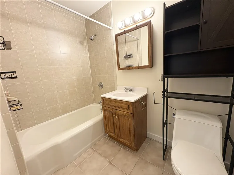 2 bed, 1 bath apartment for rent at 27 Park St Unit 6, Ward Two — photo 26 of 30