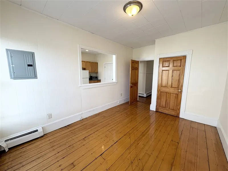 2 bed, 1 bath apartment for rent at 27 Park St Unit 6, Ward Two — photo 4 of 30