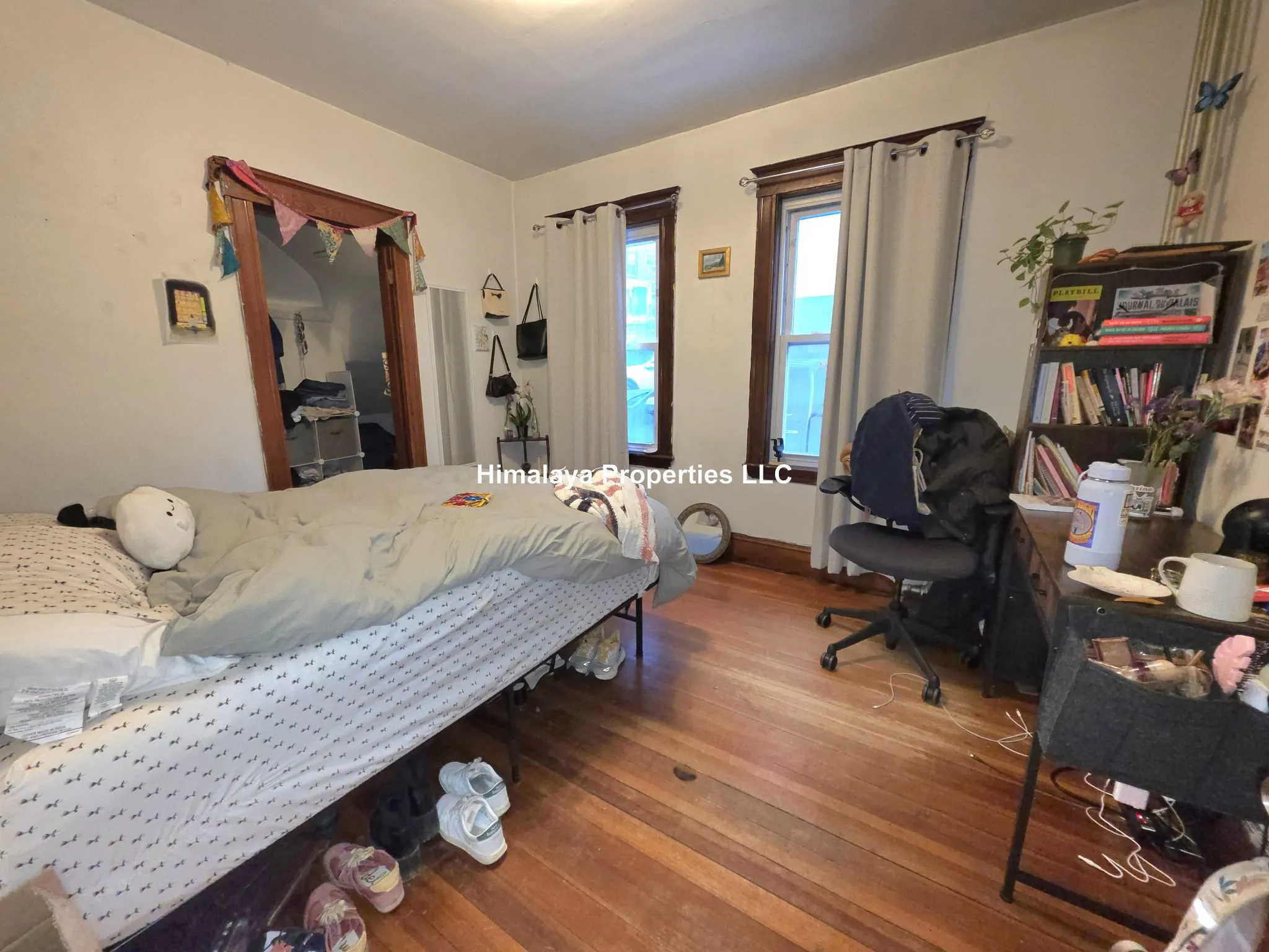 4 bed, 1 bath apartment for rent at 27 Parker Hill Ave Unit 1, Mission Hill — photo 6 of 8