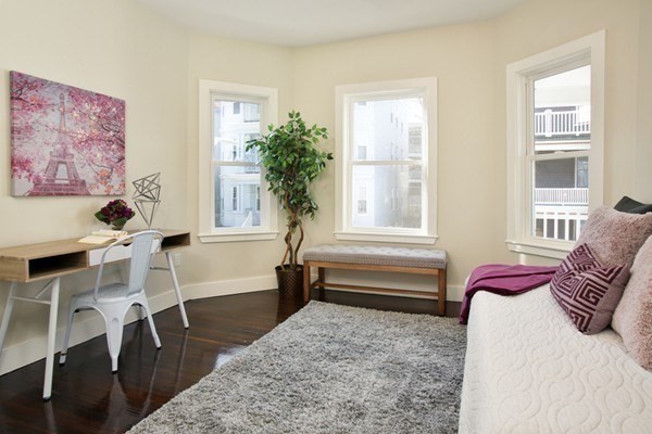 3 bed, 2 bath apartment for rent at 27 Parkton Rd Unit 3, Jamaica Plain — photo 4 of 7