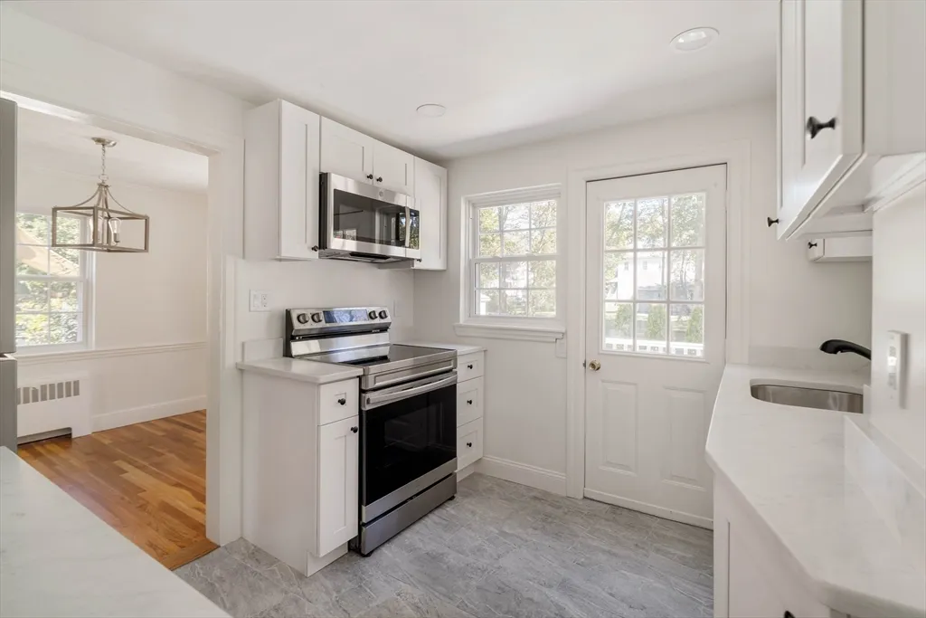 2 bed, 1 bath apartment for rent at 27 Payne Rd Unit 1, Newton Highlands — photo 4 of 18