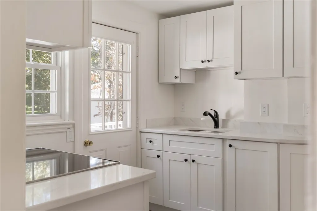 2 bed, 1 bath apartment for rent at 27 Payne Rd Unit 1, Newton Highlands — photo 3 of 18