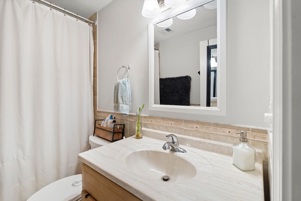 3 bed, 2 bath apartment for rent at 27 Phillips Unit 27, Wollaston — photo 26 of 31