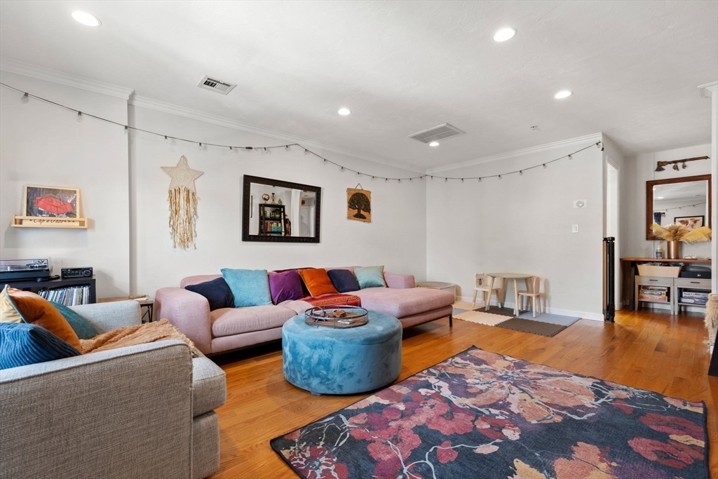 3 bed, 2 bath apartment for rent at 27 Phillips Unit 27, Wollaston — photo 8 of 31