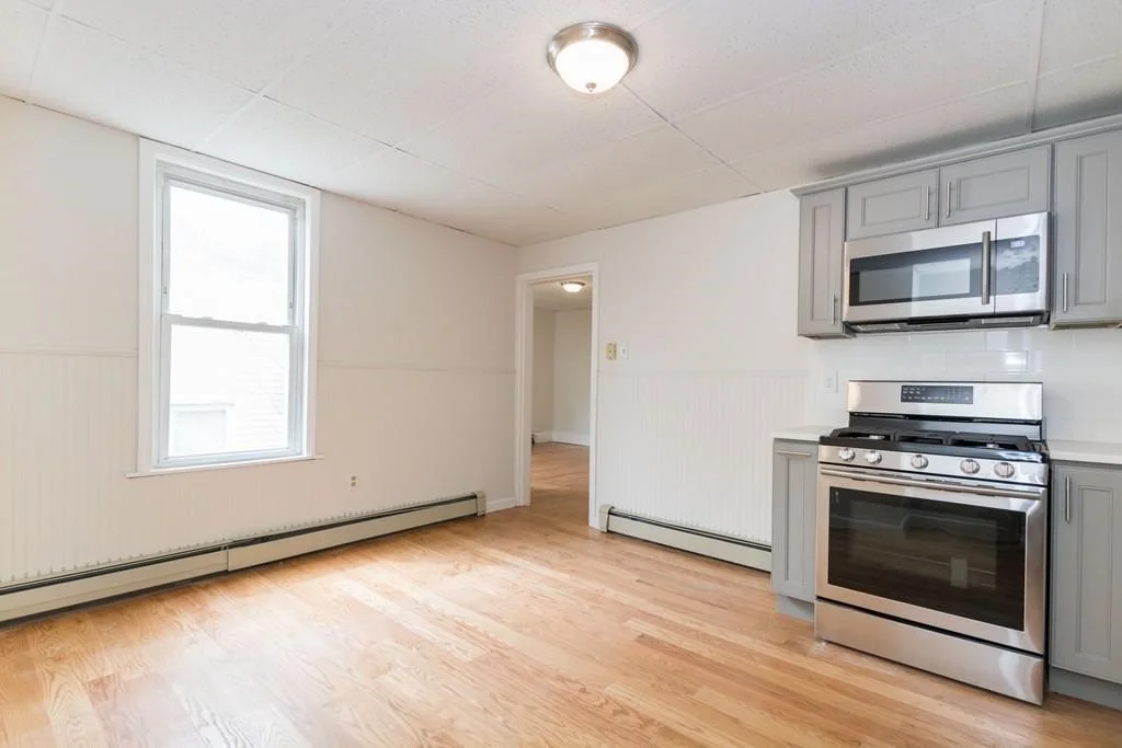4 bed, 2 bath apartment for rent at 27 Pinckney St Unit 2, East Somerville — photo 3 of 12