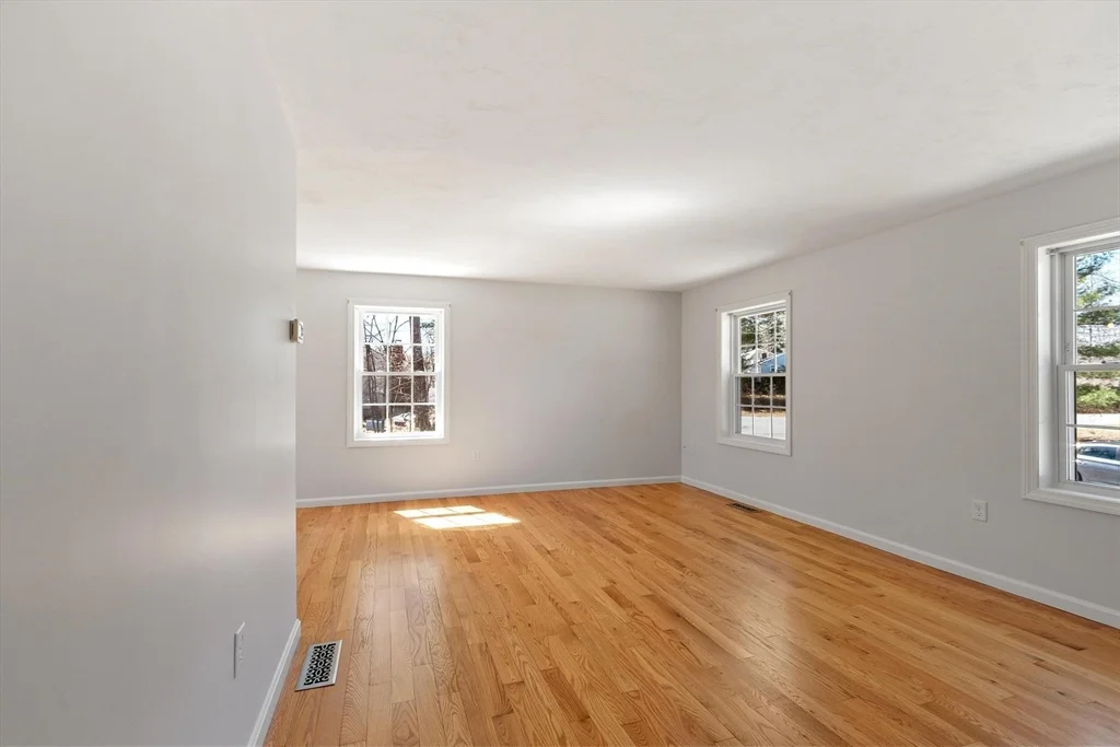 3 bed, 2 bath apartment for rent at 27 Pine St Unit 2, Pepperell — photo 9 of 27