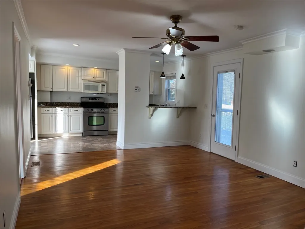 2 bed, 1 bath apartment for rent at 27 Pleasant St Unit 1, Middleton — photo 8 of 21