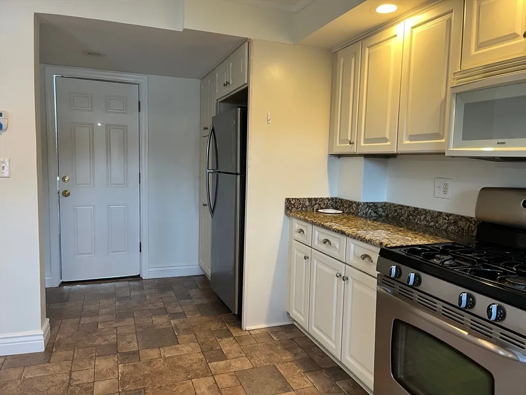 2 bed, 1 bath apartment for rent at 27 Pleasant St Unit 1, Middleton — photo 5 of 21