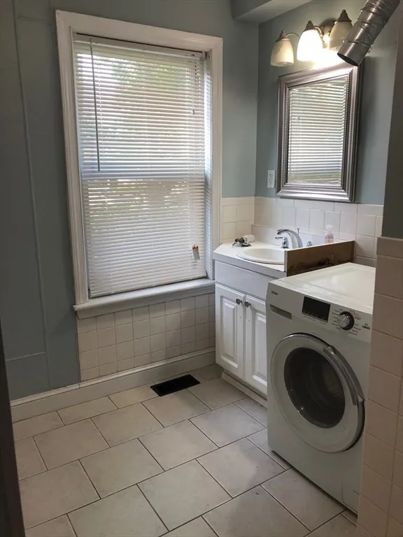 2 bed, 1 bath apartment for rent at 27 Pleasant St Unit 1, Middleton — photo 16 of 21