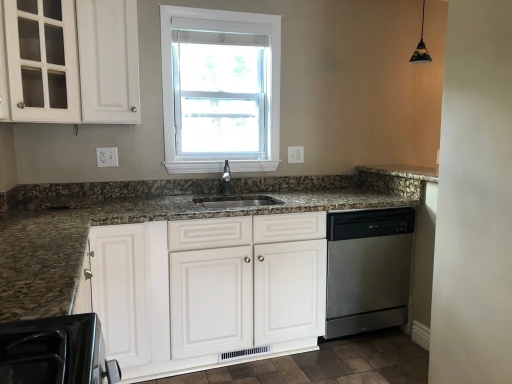 2 bed, 1 bath apartment for rent at 27 Pleasant St Unit 1, Middleton — photo 7 of 21