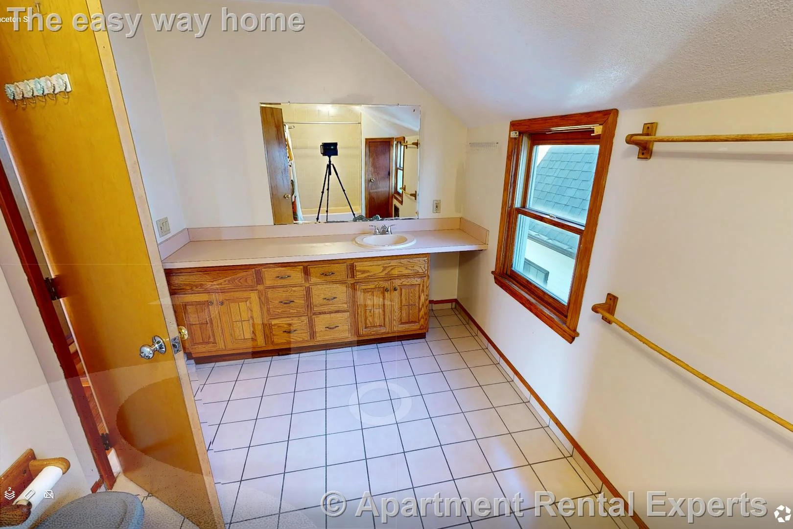 4 bed, 1 bath apartment for rent at 27 Princeton St Unit 2, Tufts — photo 12 of 16