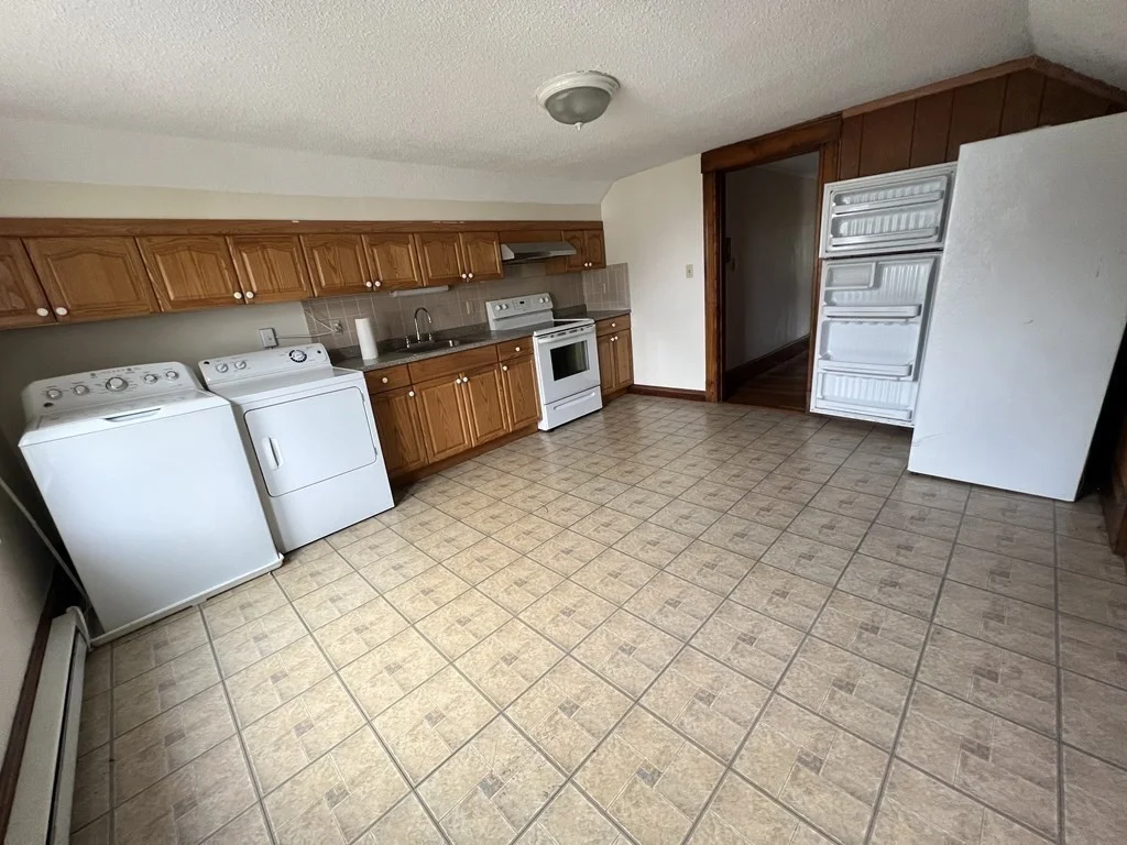 2 bed, 1 bath apartment for rent at 27 Puritan Rd Unit 3, Assembly Square — photo 5 of 12