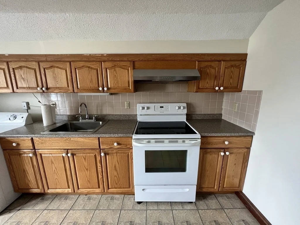 2 bed, 1 bath apartment for rent at 27 Puritan Rd Unit 3, Assembly Square — photo 6 of 12