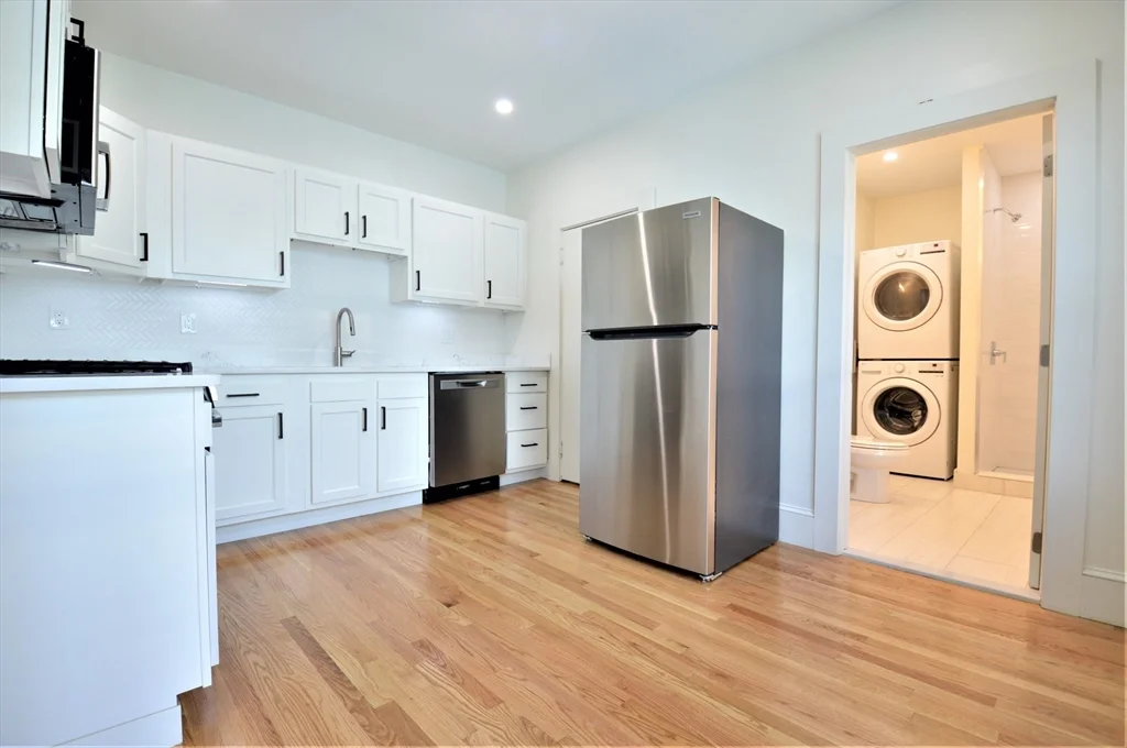 4 bed, 2 bath apartment for rent at 27 Ransom Rd Unit 1, Brighton — photo 1 of 23