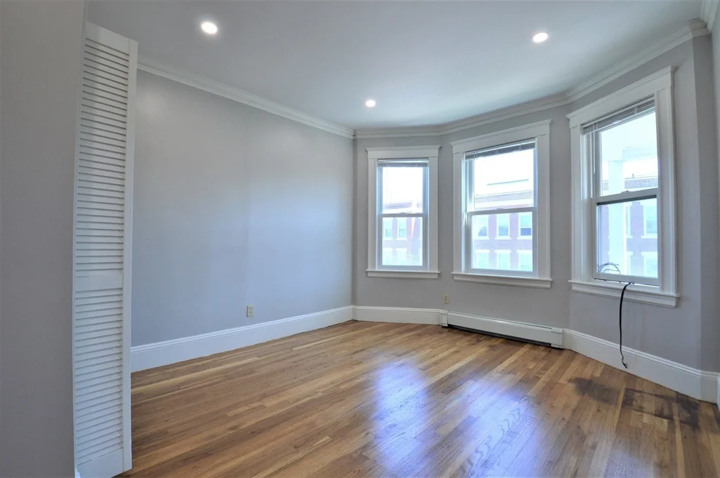 4 bed, 2 bath apartment for rent at 27 Ransom Rd Unit 1, Brighton — photo 5 of 23