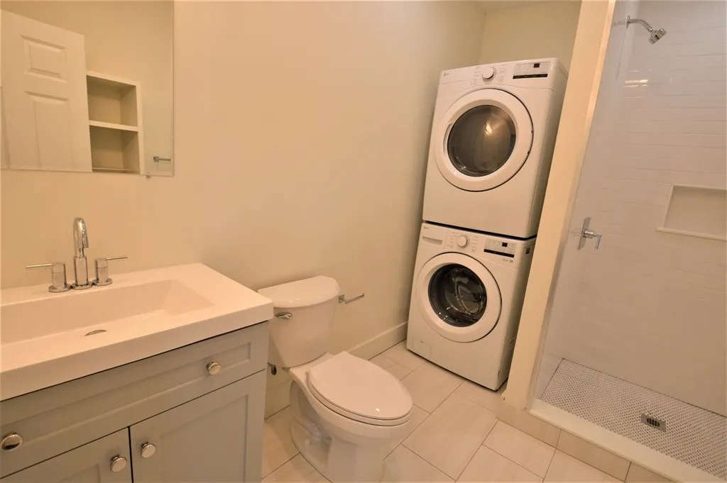 4 bed, 2 bath apartment for rent at 27 Ransom Rd Unit 2, Brighton — photo 5 of 29