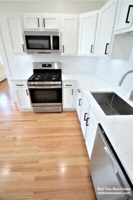 4 bed, 2 bath apartment for rent at 27 Ransom Rd Unit 3, Brighton — photo 5 of 32