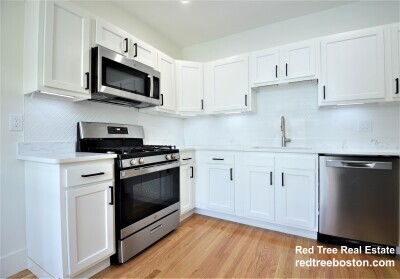4 bed, 2 bath apartment for rent at 27 Ransom Rd Unit 3, Brighton — photo 2 of 32