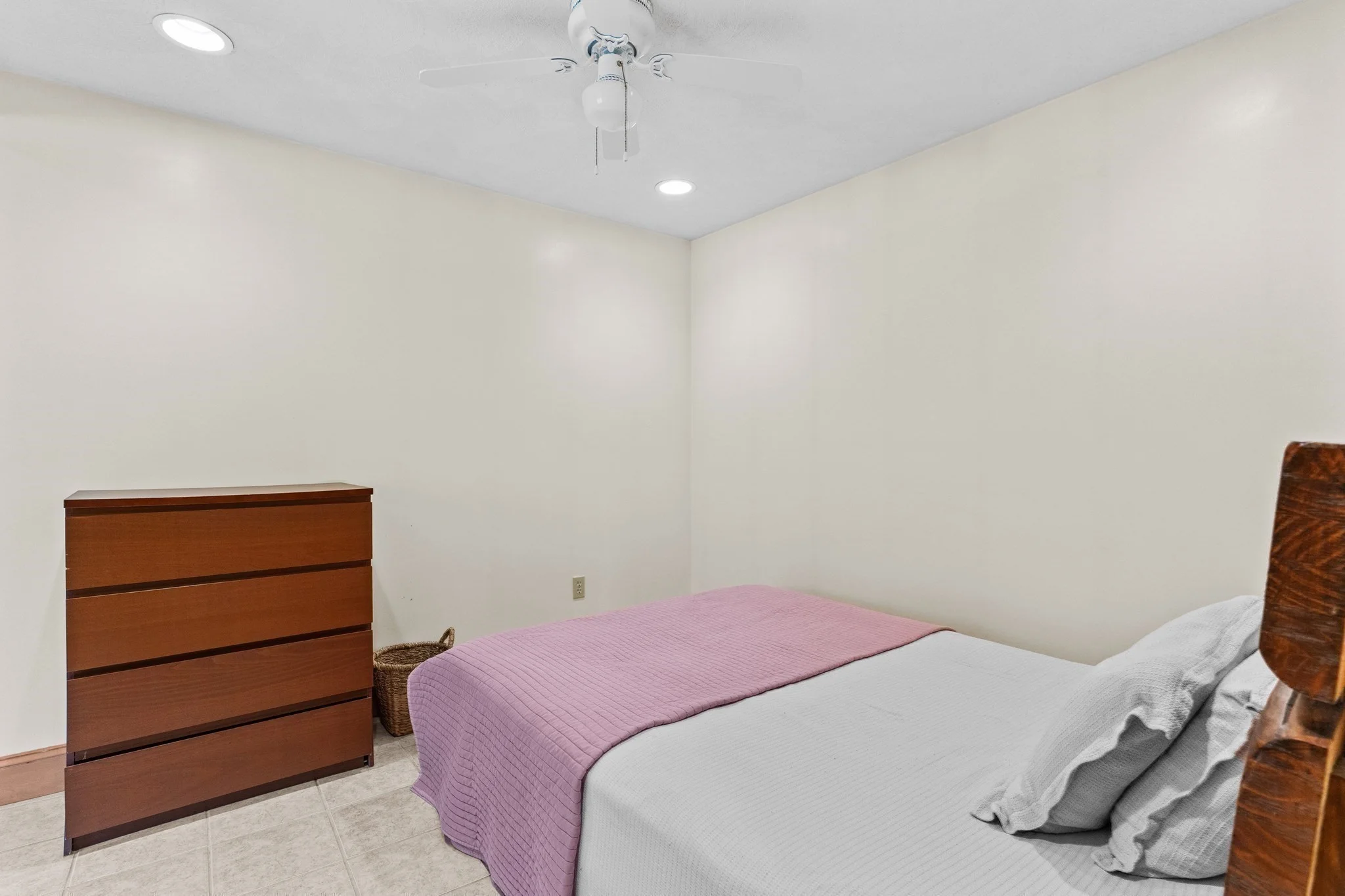 3 bed, 2 bath apartment for rent at 27 Ridge Hill Ave Unit 27, Malden — photo 13 of 22