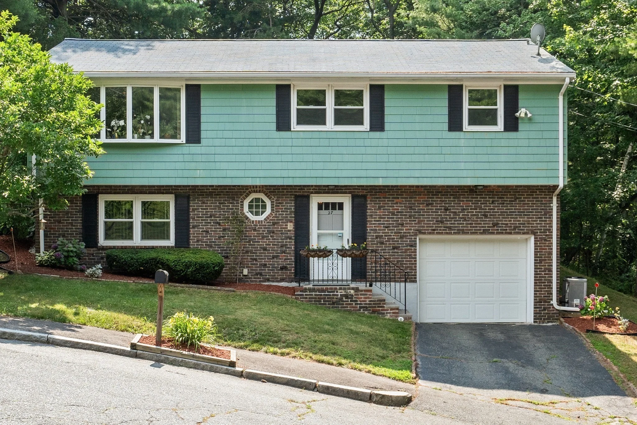 3 bed, 2 bath apartment for rent at 27 Ridge Hill Ave Unit 27, Malden — photo 1 of 22