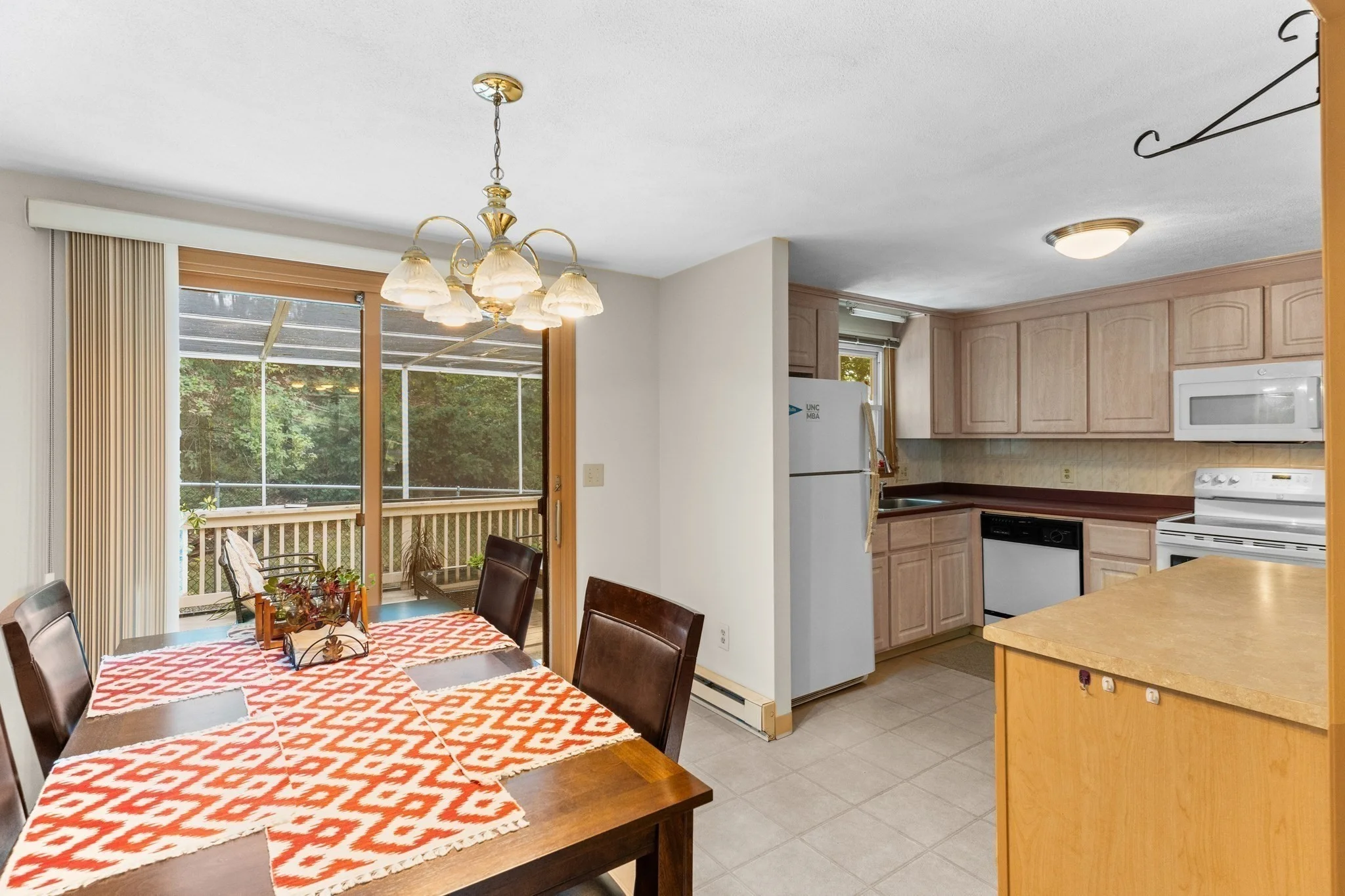 3 bed, 2 bath apartment for rent at 27 Ridge Hill Ave Unit 27, Malden — photo 6 of 22