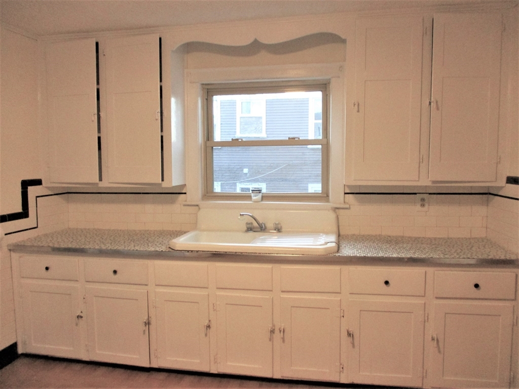 3 bed, 1 bath apartment for rent at 27 Ridgemont St Unit 1, Allston — photo 8 of 14
