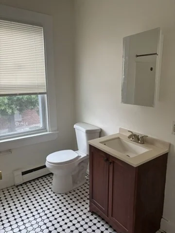 2 bed, 1 bath apartment for rent at 27 Salem St Unit 2L, Glenwood — photo 9 of 11