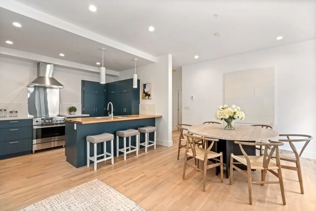 2 bed, 2 bath apartment for rent at 27 Saxon Unit 1, Dorchester — photo 2 of 15