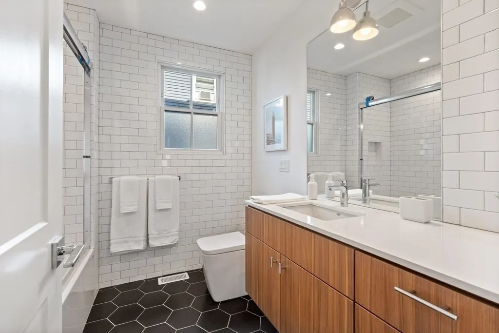 2 bed, 2 bath apartment for rent at 27 Saxon Unit 1, Dorchester — photo 10 of 15