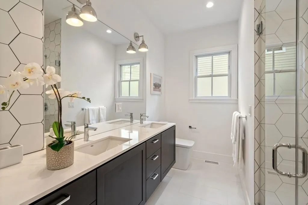 2 bed, 2 bath apartment for rent at 27 Saxton Unit 1, Dorchester — photo 8 of 15