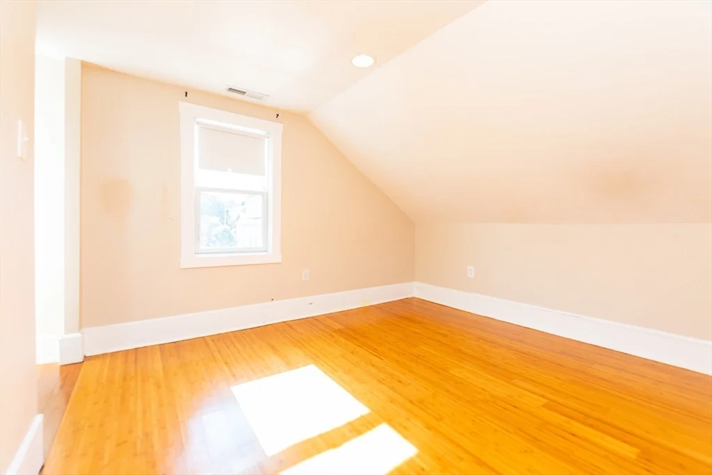 3 bed, 2 bath apartment for rent at 27 Shannon St Unit 2L, Brighton — photo 9 of 22