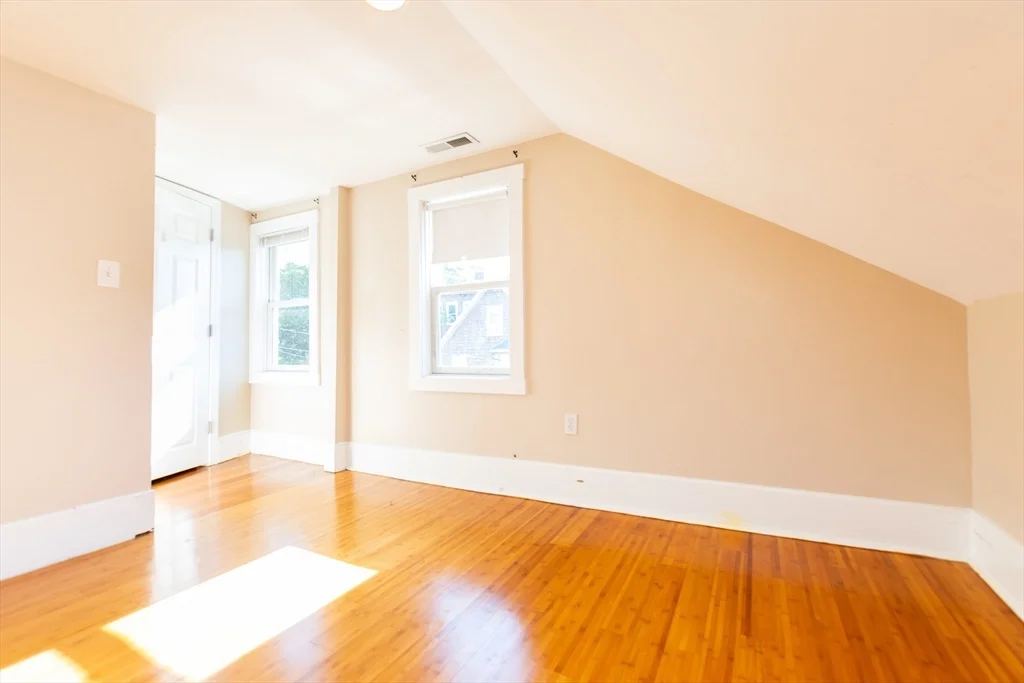 3 bed, 2 bath apartment for rent at 27 Shannon St Unit 2L, Brighton — photo 10 of 22
